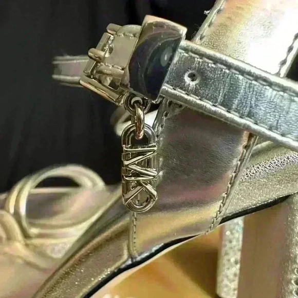 MK Sparkle Heels 9M - Picture 5 of 6